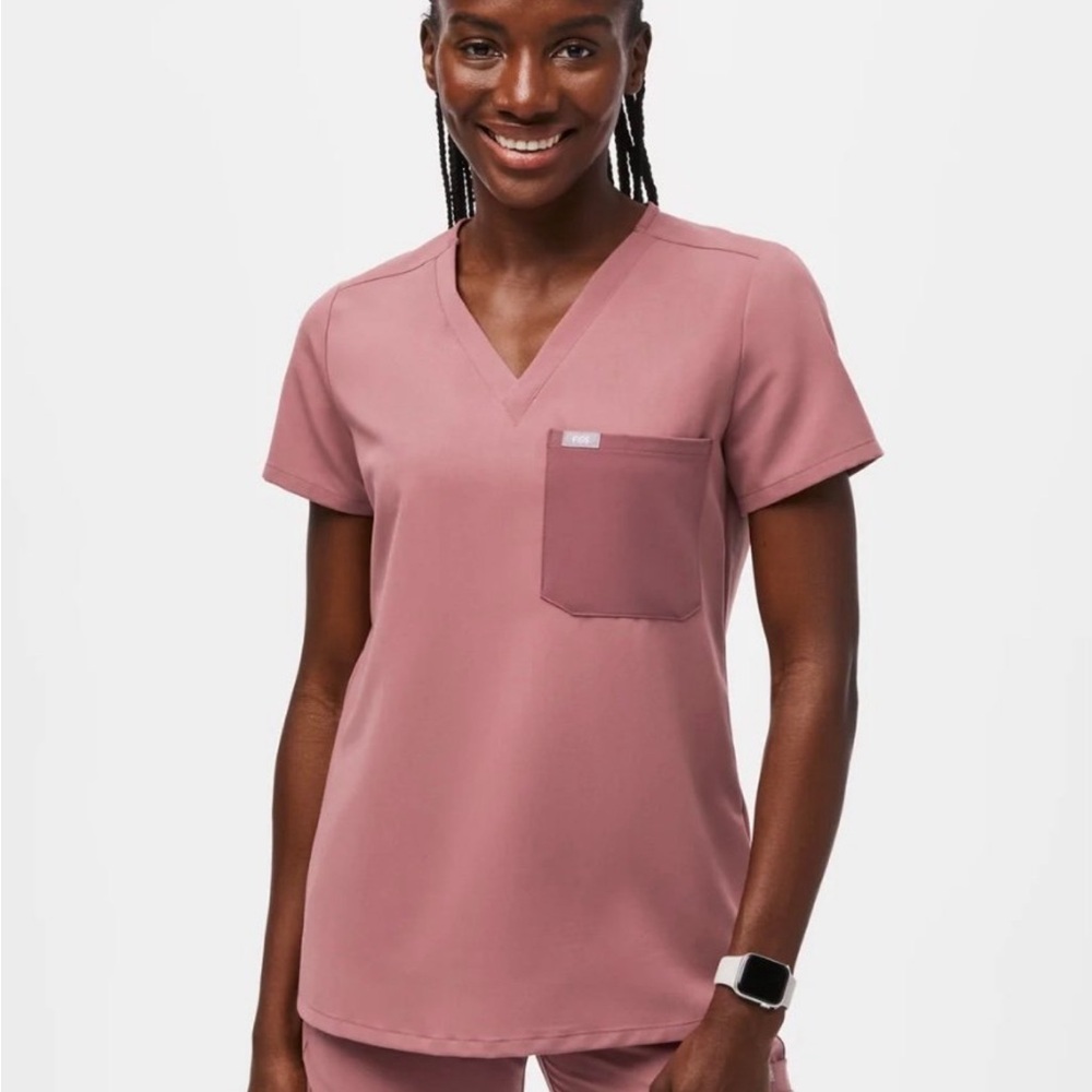 FIGS LIMITED EDITION Mauve Contrast Pocket Catarina Scrub Top